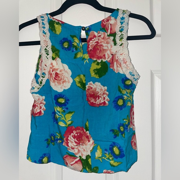 Timing Blue Floral Blouse Medium - Picture 2 of 5